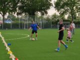 Laatste training S.K.N.W.K. JO9-1 van seizoen 2022-2023 (partijtje tegen de ouders) (149/178)